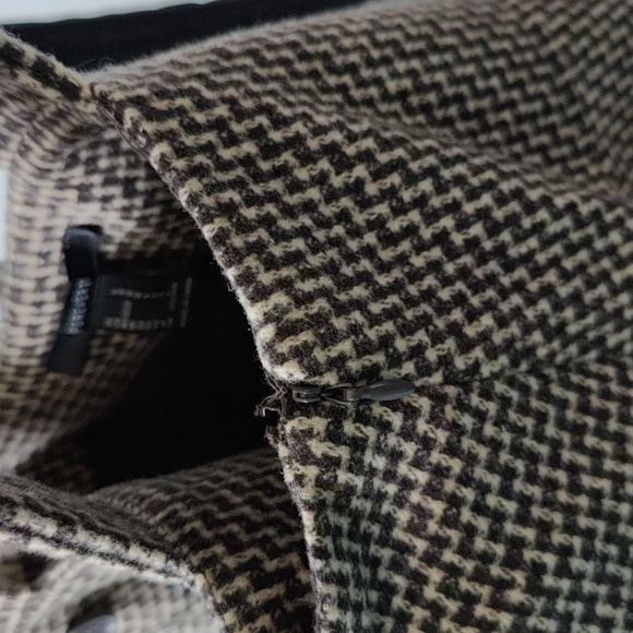 Woven Overall dress - Picture 3 of 8